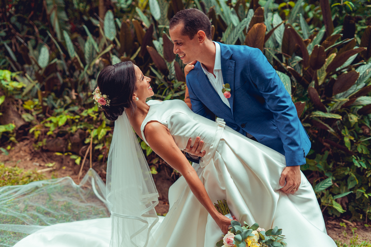 casamento noivos 2022 noiva noivo união bolo decoração celebração aliança vestido véu grinalda senhoritas fotografia