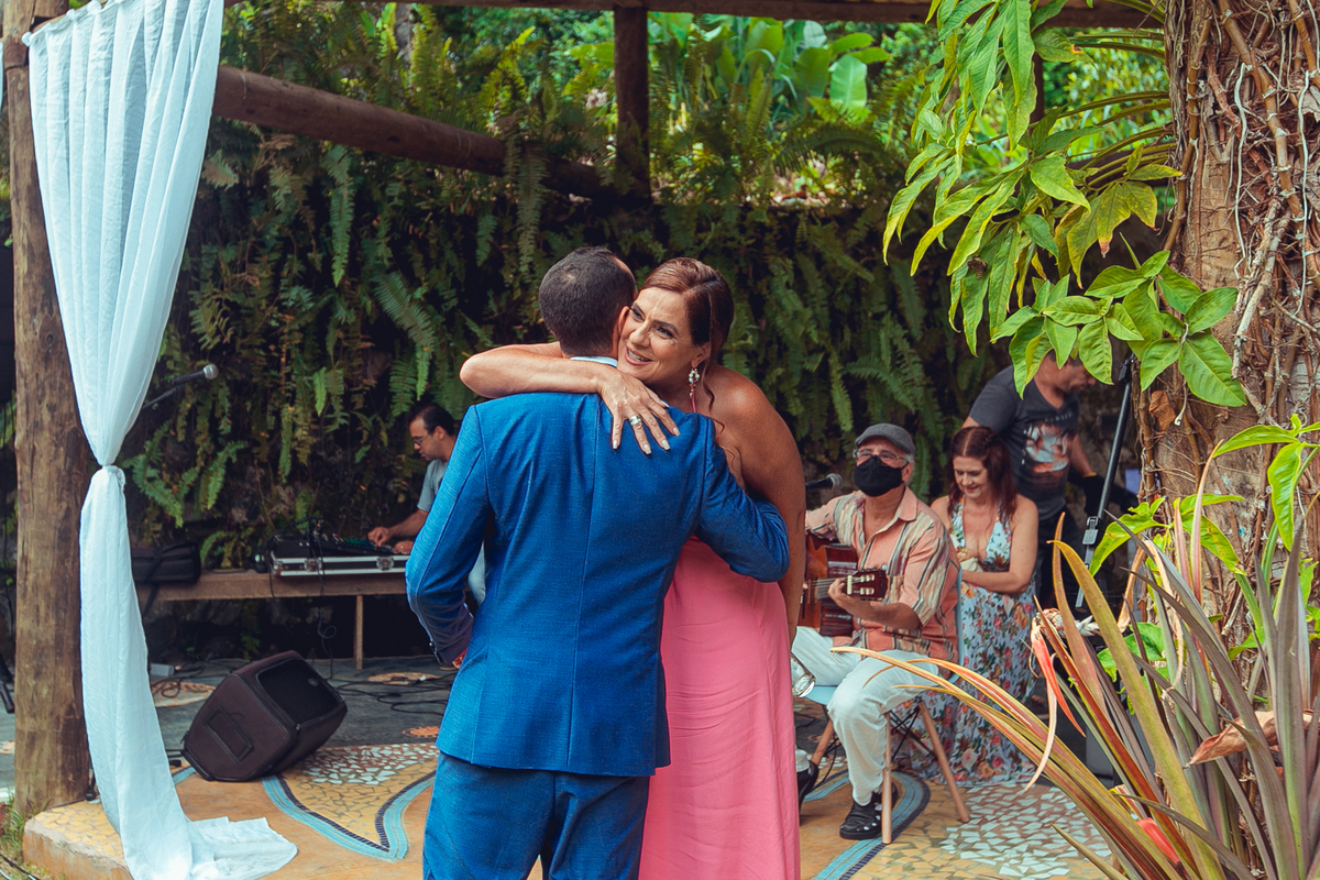 casamento noivos 2022 noiva noivo união bolo decoração celebração aliança vestido véu grinalda senhoritas fotografia