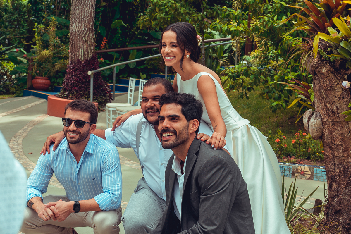 casamento noivos 2022 noiva noivo união bolo decoração celebração aliança vestido véu grinalda senhoritas fotografia