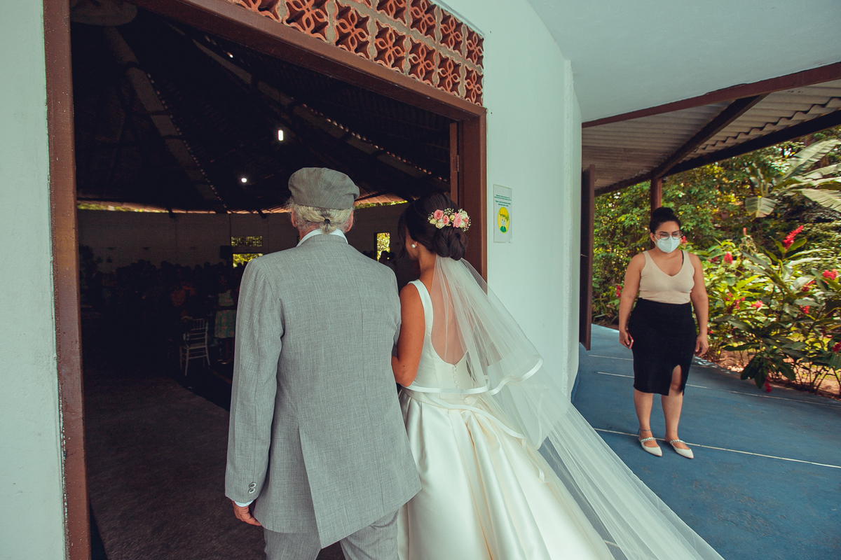 casamento noivos 2022 noiva noivo união bolo decoração celebração aliança vestido véu grinalda senhoritas fotografia