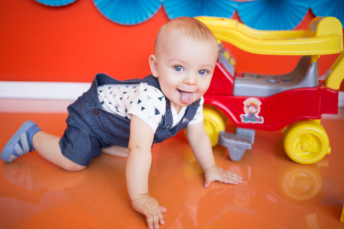 Ensaio de acompanhamento infantil com brinquedos em Campo Grande no Rio de Janeiro