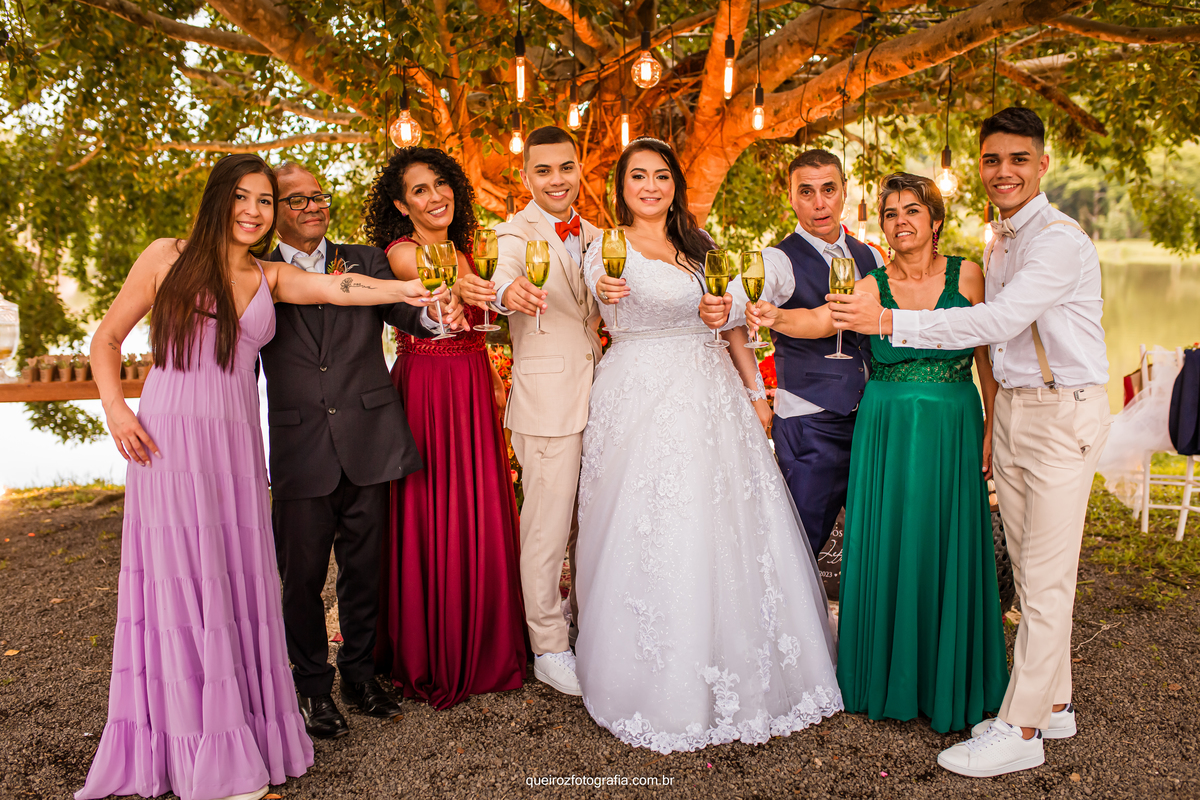 Alegria jamais faltaria em momentos tão especiais, e teria que brindar 