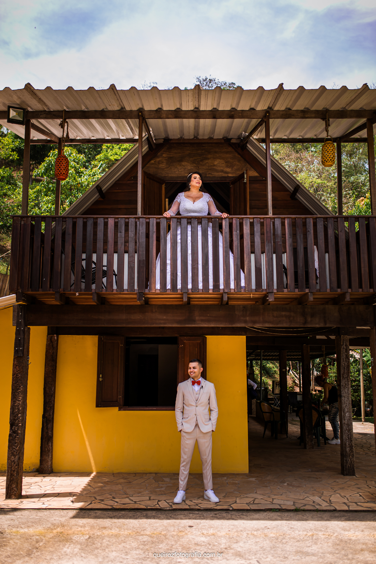 noiva e noivo prontos para o grande momento