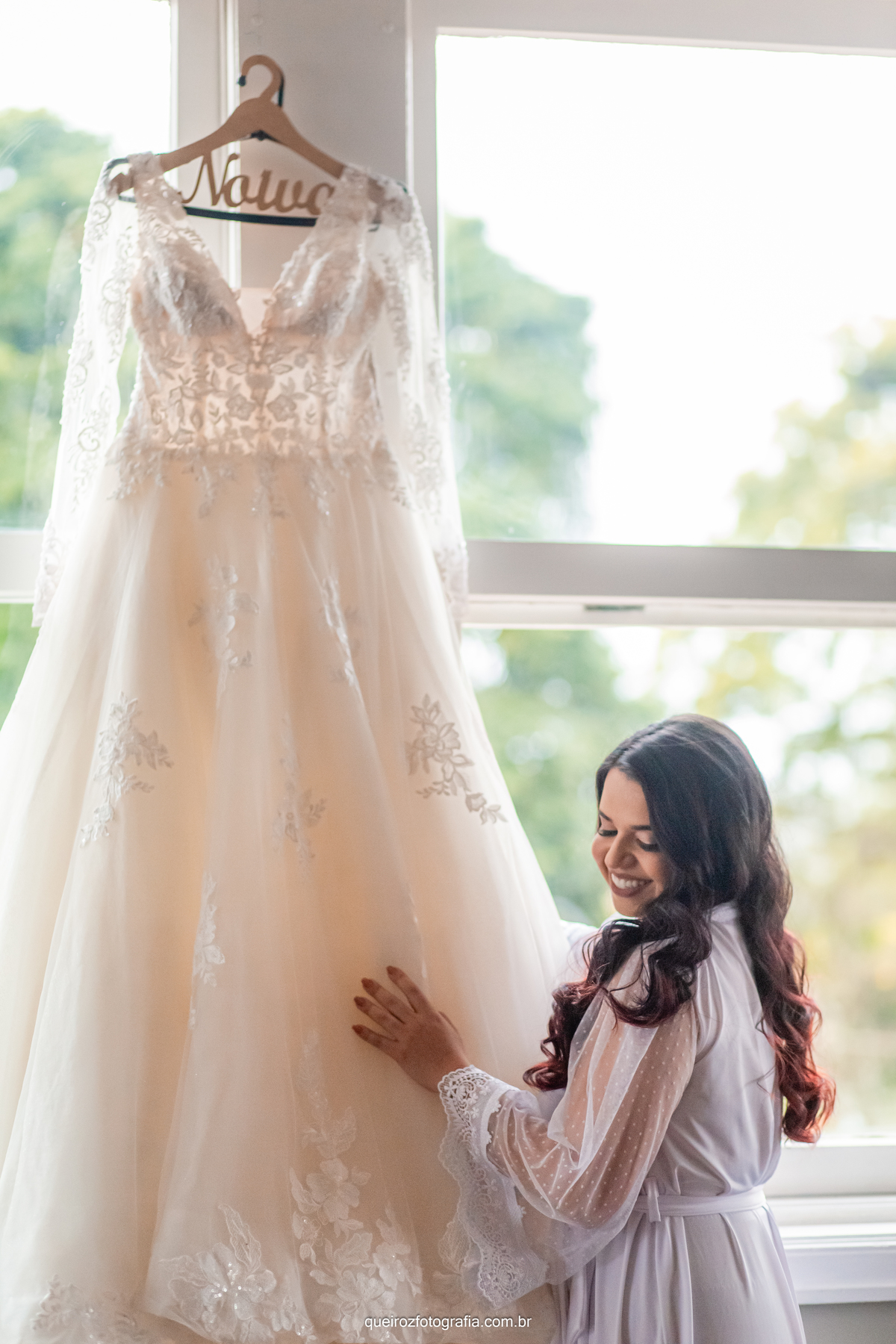 a noiva e seu vestido