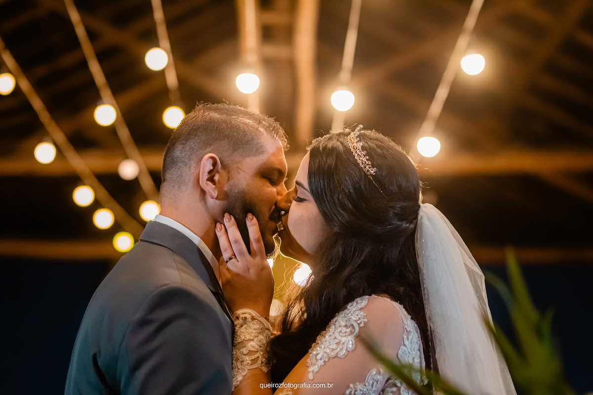 hora do beijo dos noivos
