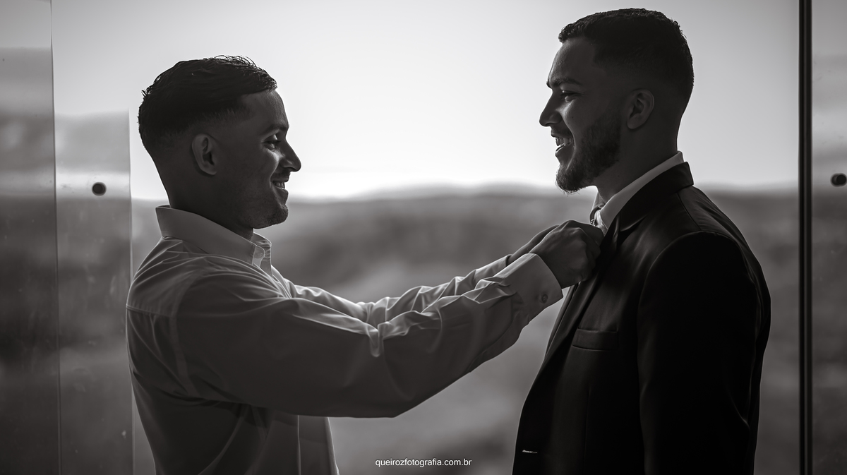 casamento noivo se arrumando para sua noiva