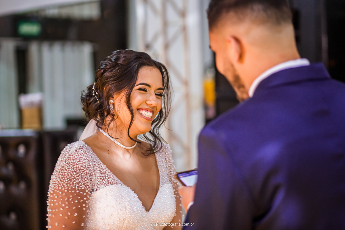 casamento noivos sorrisos