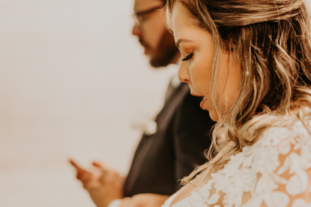 casamento noiva emoção