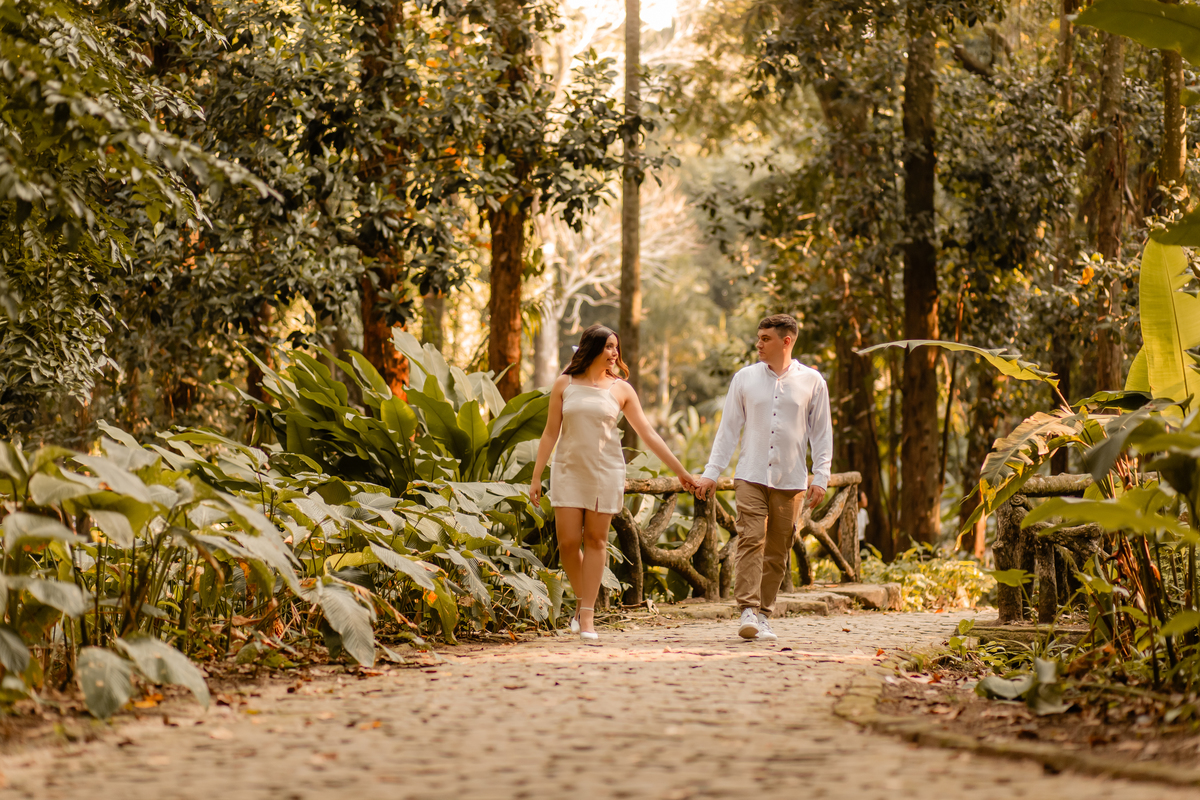 Ensaio fotográfico pré wedding casal noivos