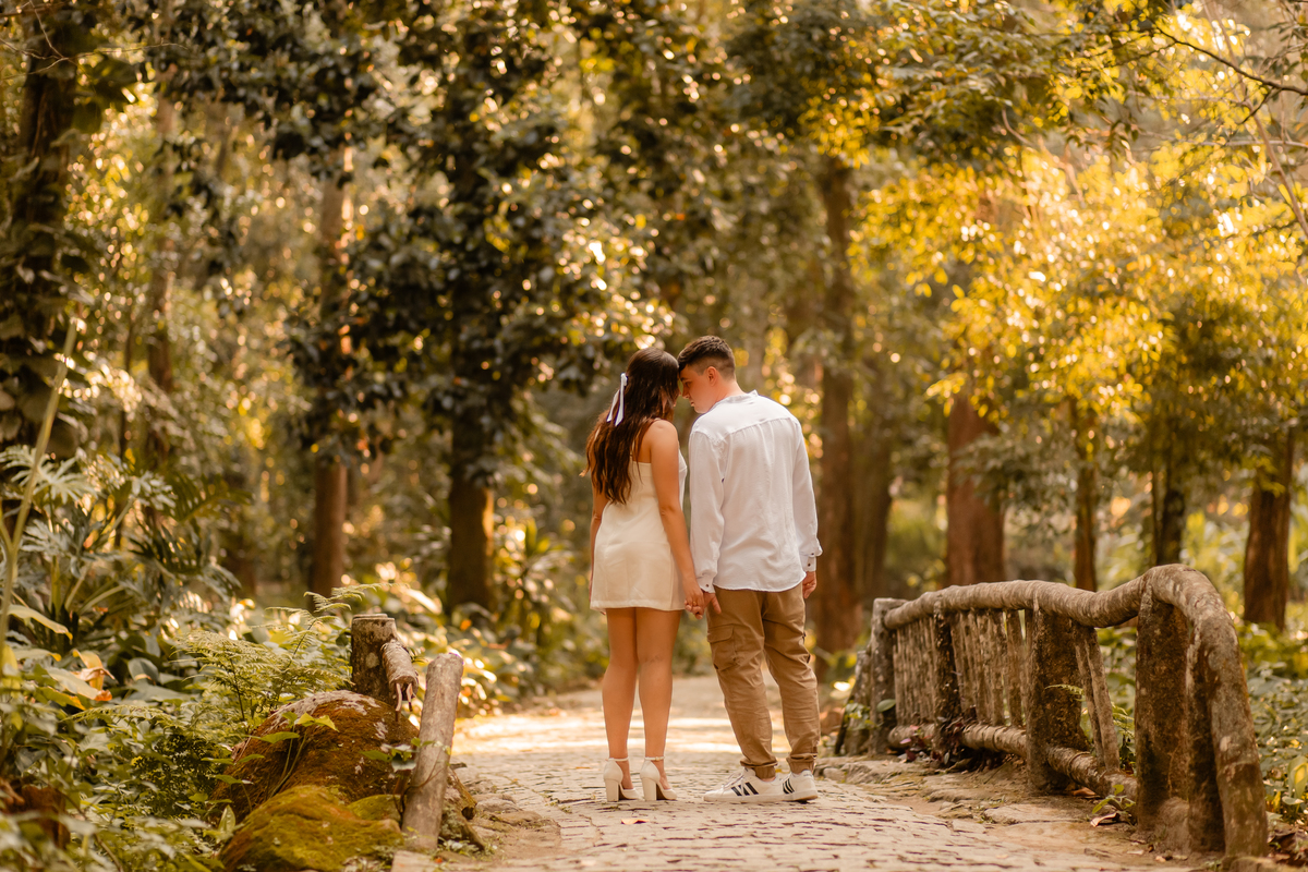 Ensaio fotográfico pré wedding casal noivos