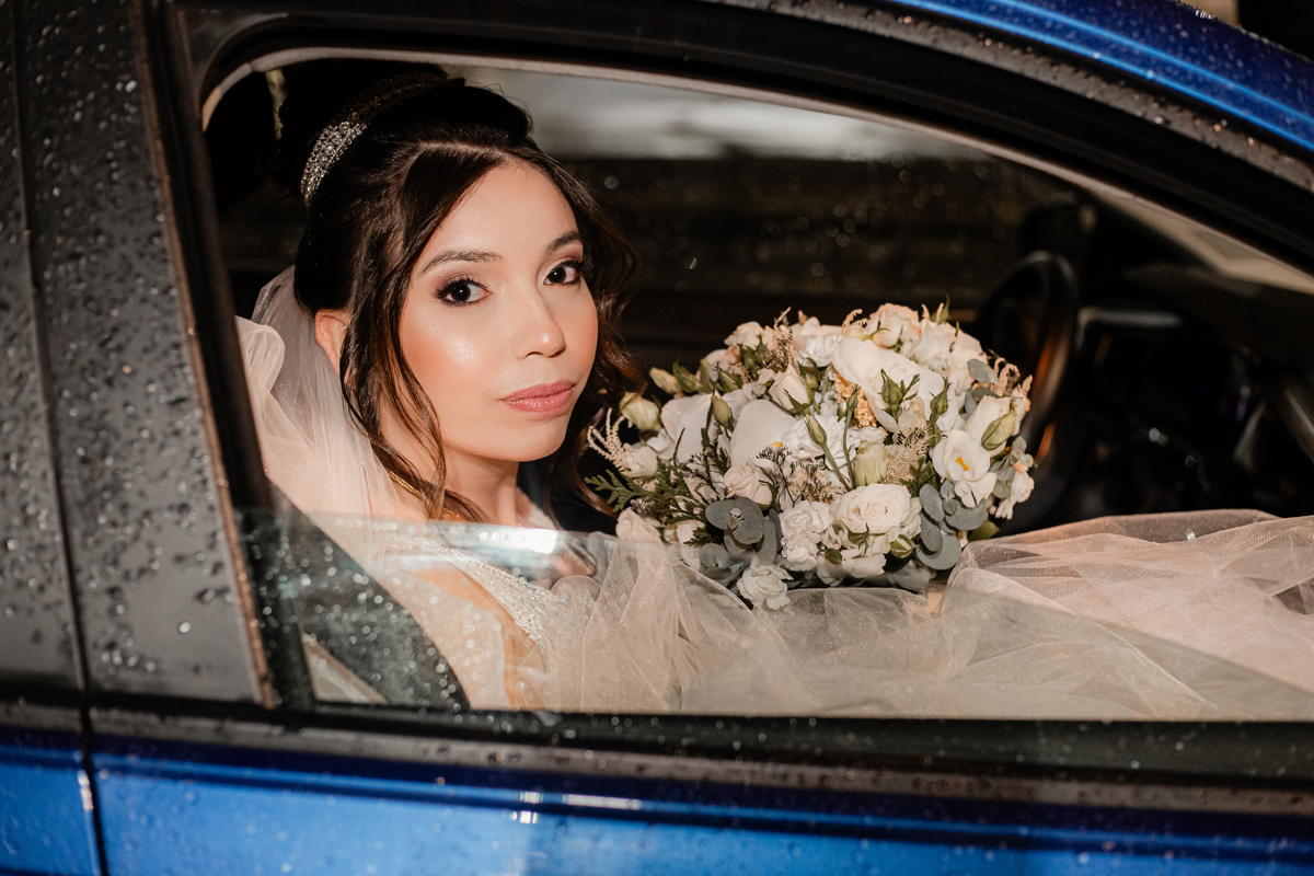 noiva no carro