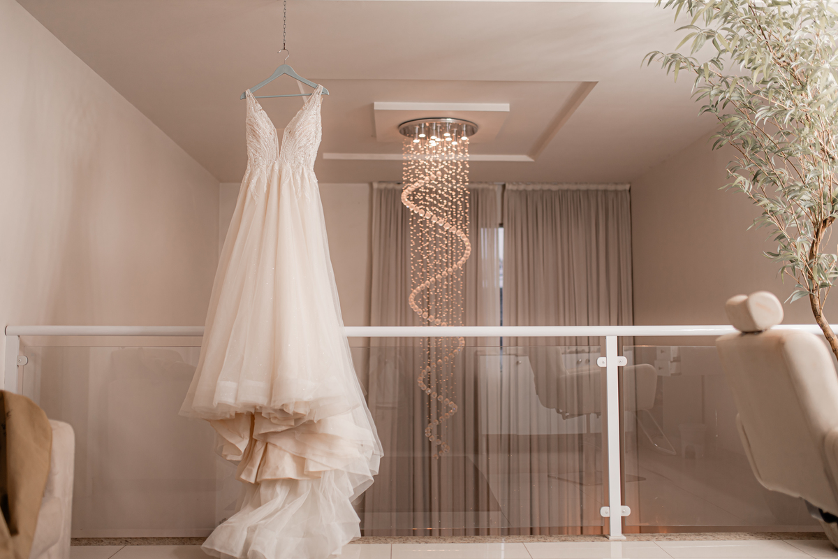 vestido de noiva e maquiagem da noiva