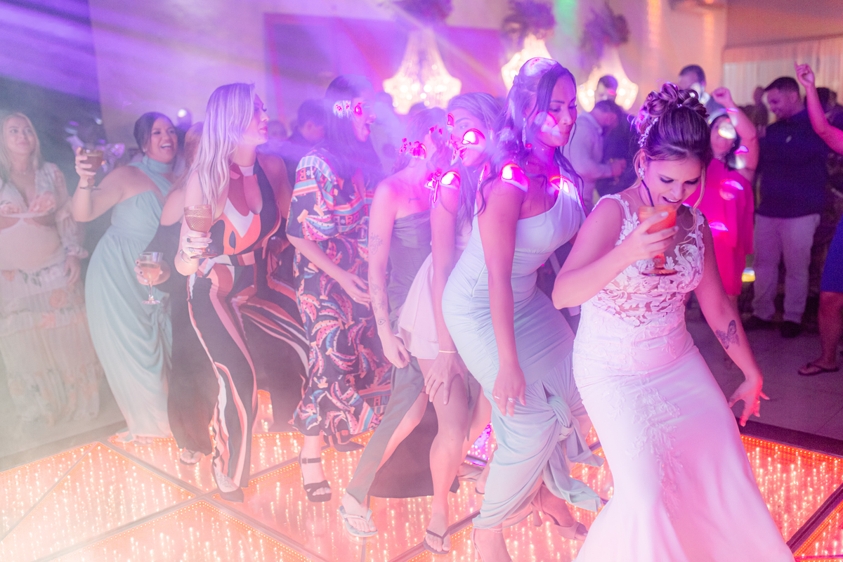 casamento noiva e noivo festa