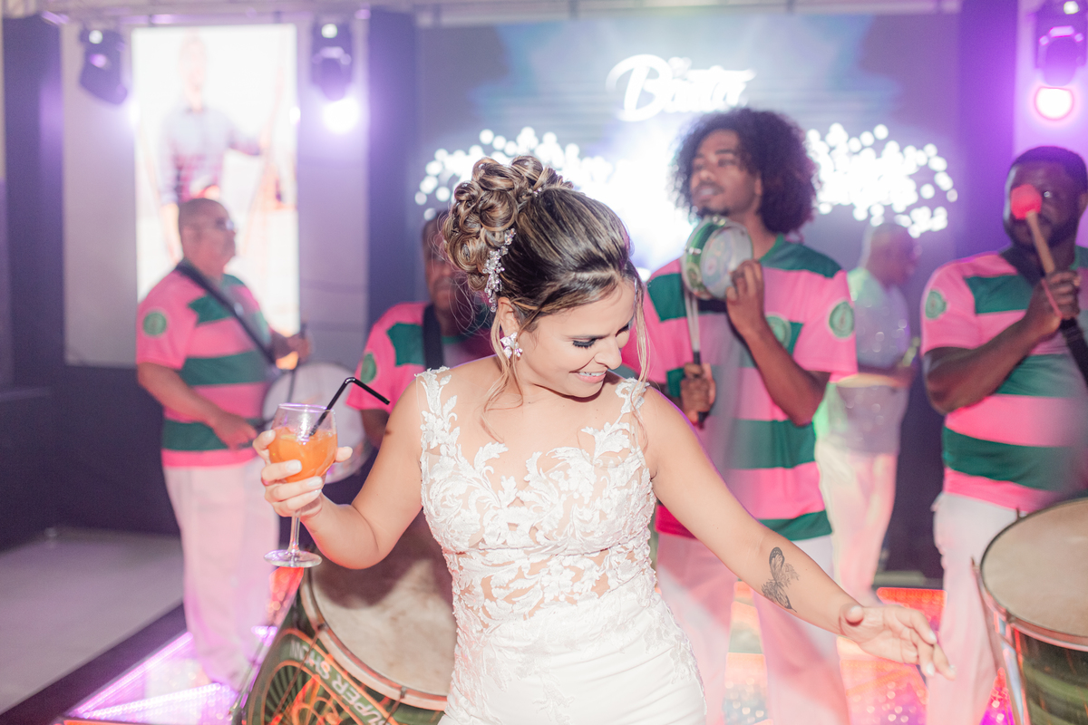 casamento noiva e noivo festa
