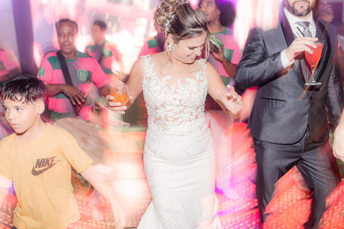 casamento noiva e noivo festa