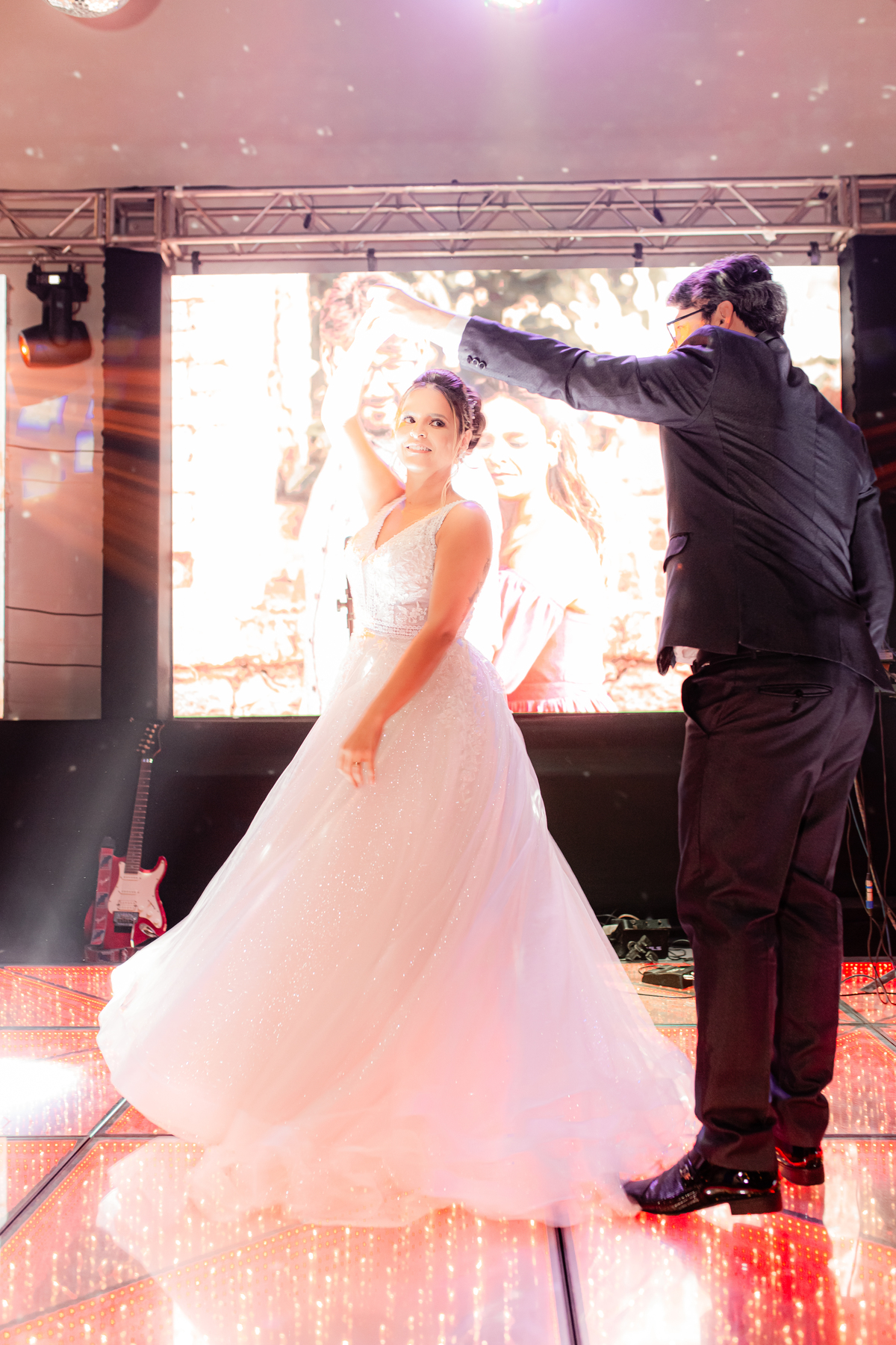 casamento noiva e noivo festa