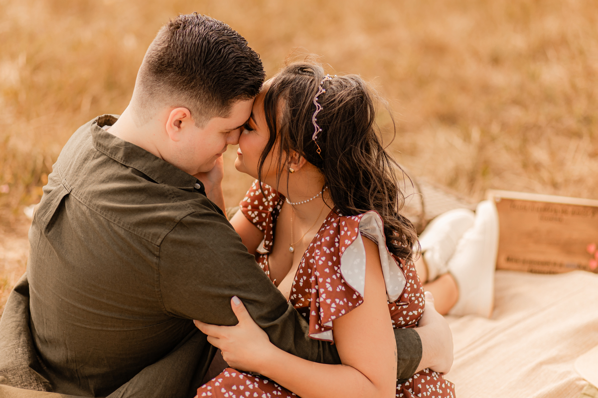 ensaio casal pré wedding paisagem campo