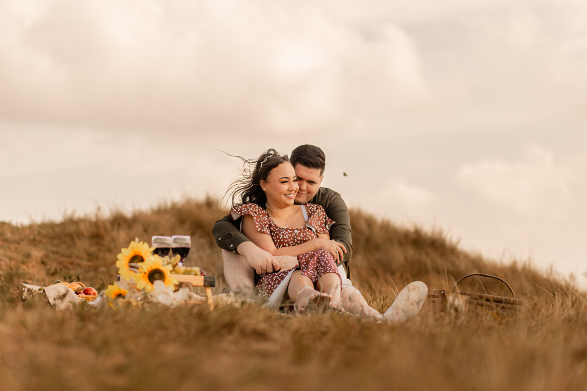 ensaio casal pré wedding paisagem campo