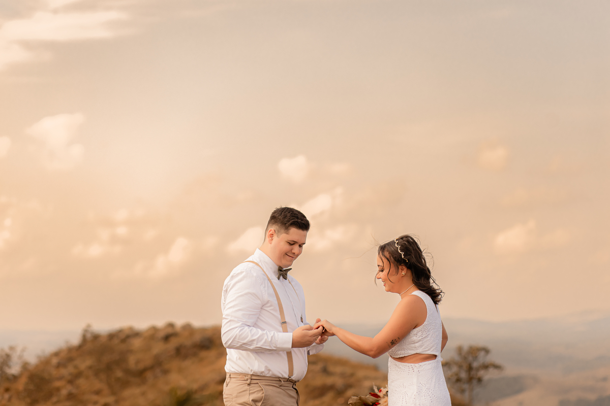 ensaio casal pré wedding paisagem campo