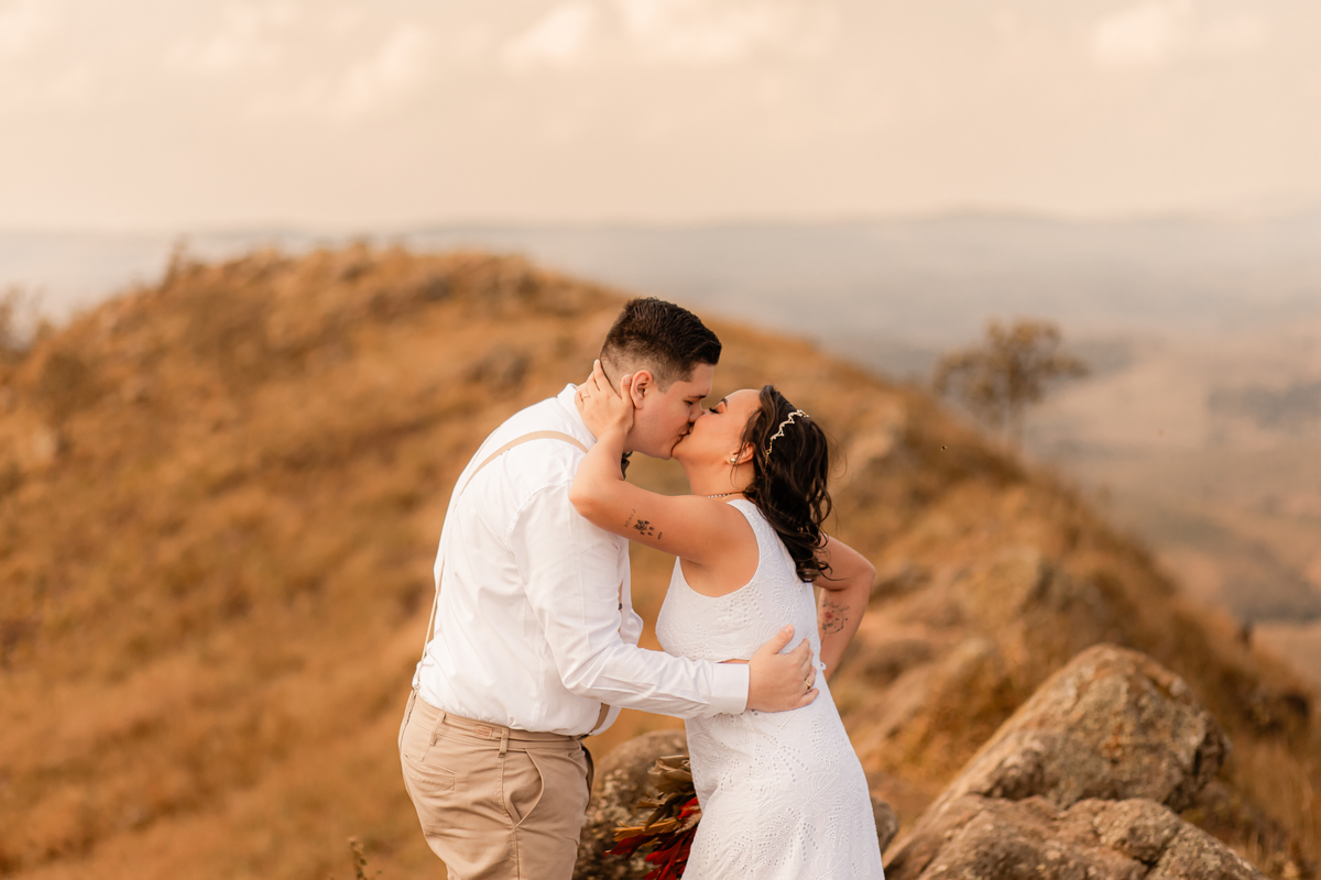 ensaio casal pré wedding paisagem campo