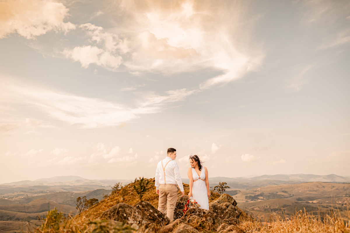 ensaio casal pré wedding paisagem campo