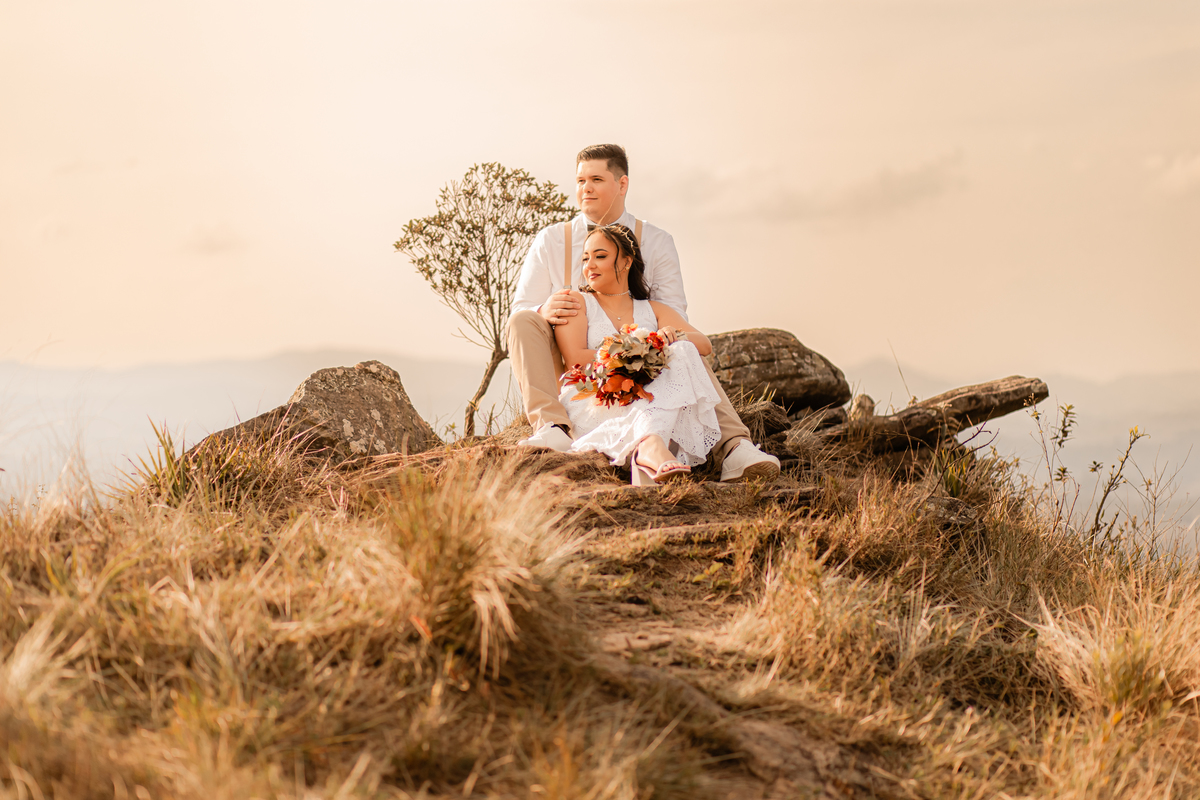 ensaio casal pré wedding paisagem campo