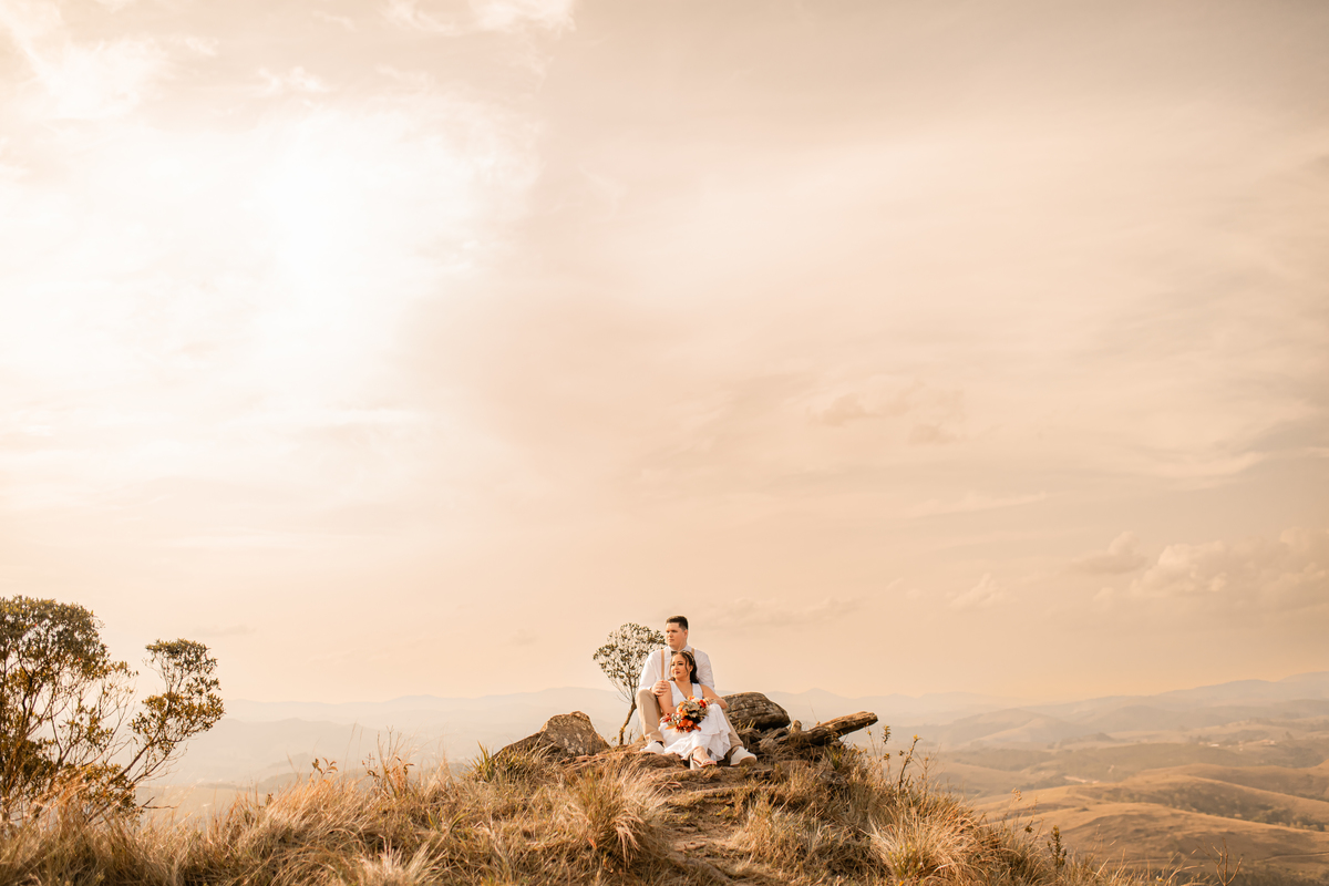 ensaio casal pré wedding paisagem campo