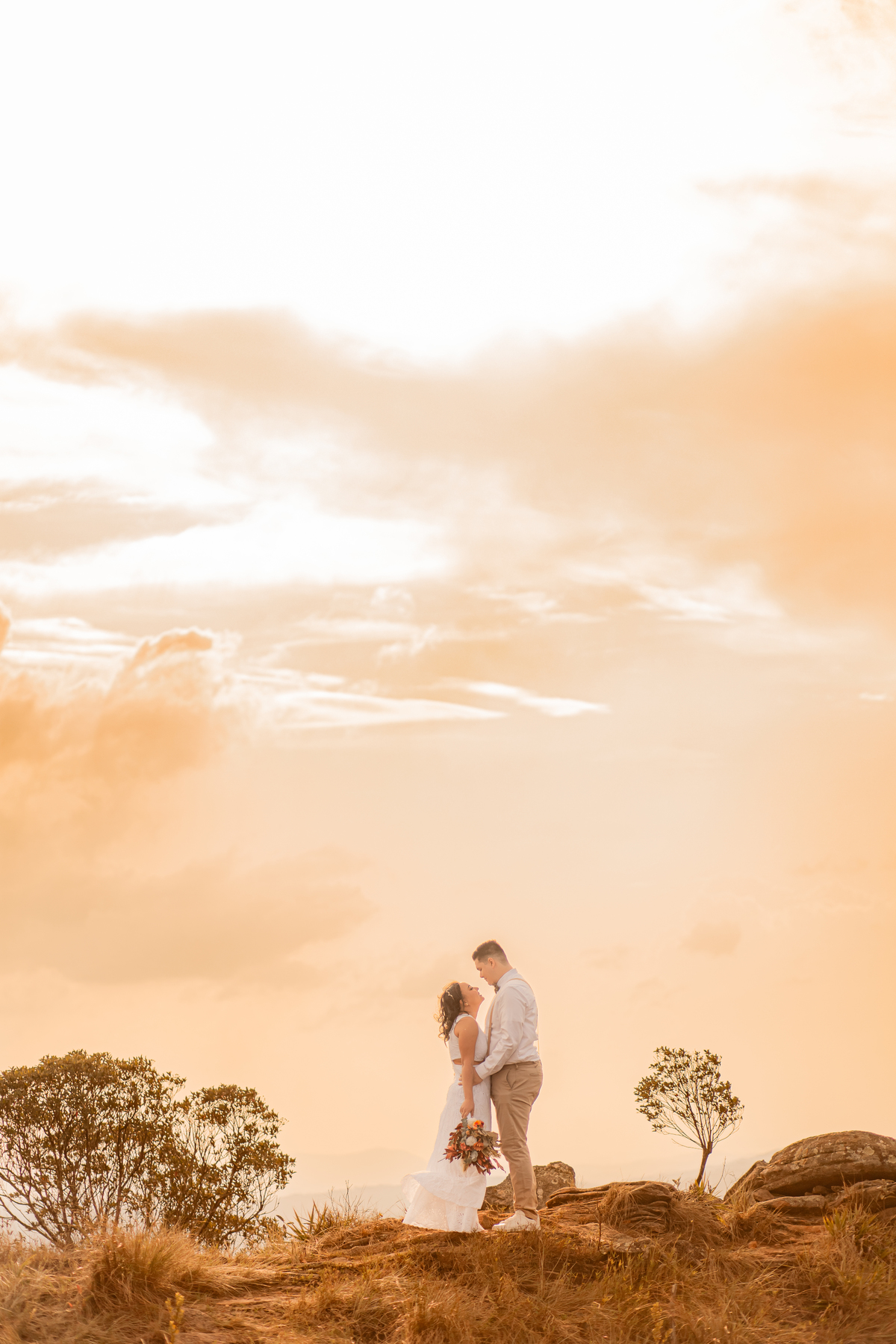 ensaio casal pré wedding paisagem campo