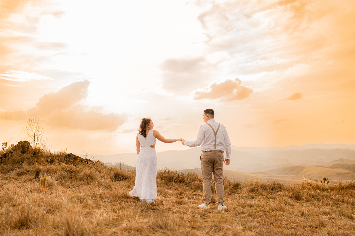ensaio casal pré wedding paisagem campo