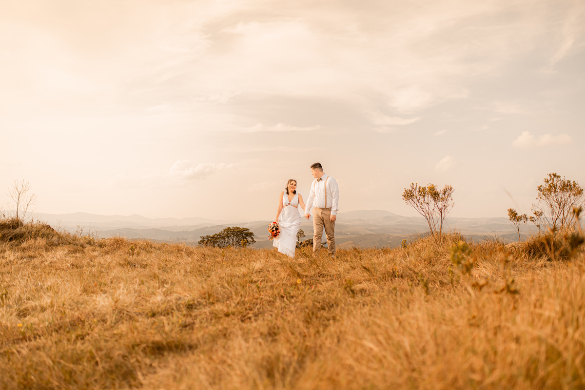 ensaio casal pré wedding paisagem campo