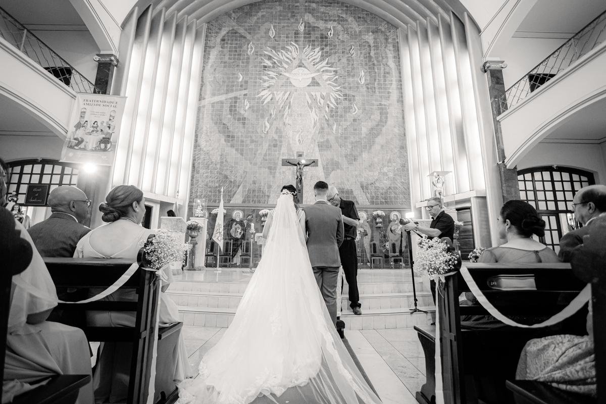 Noiva vestido de noiva casamento igreja emoção