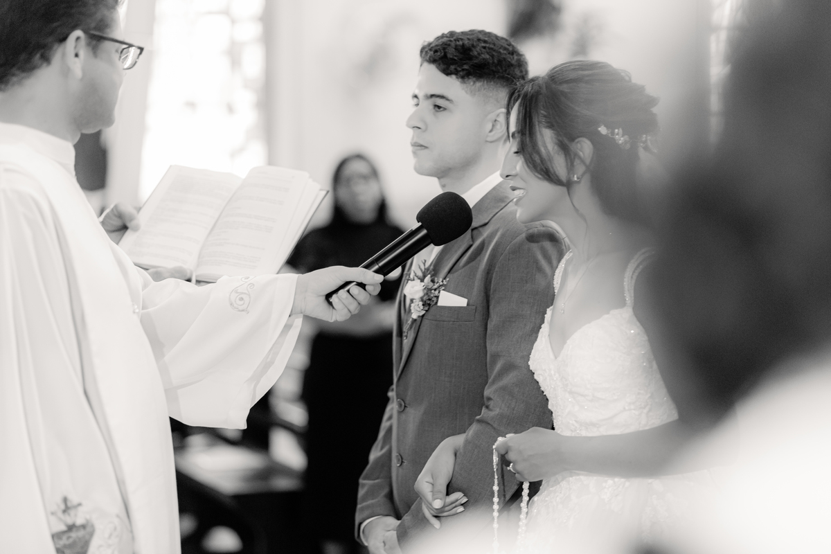 Noiva vestido de noiva casamento igreja emoção