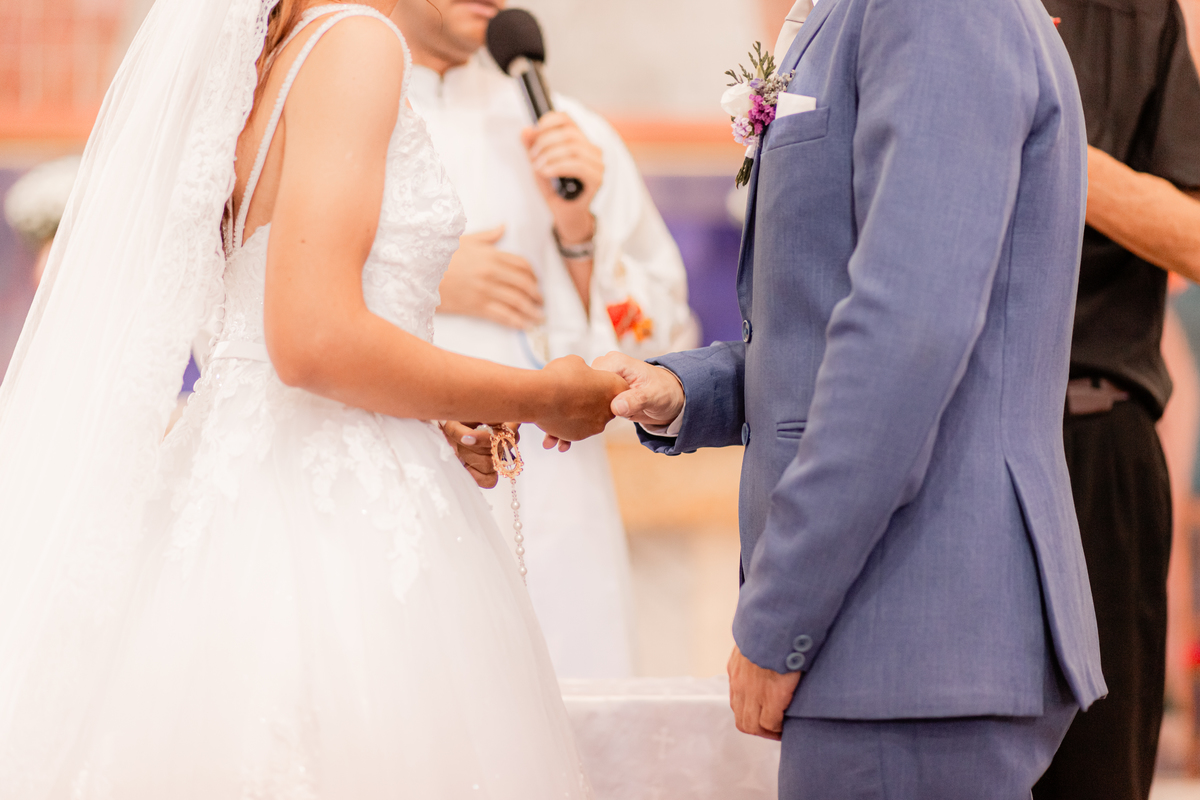 Noiva vestido de noiva casamento igreja emoção