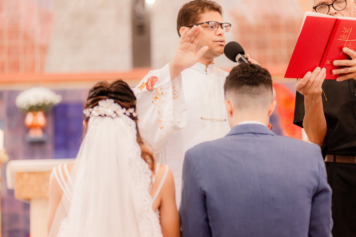 Noiva vestido de noiva casamento igreja emoção amor inesquecível