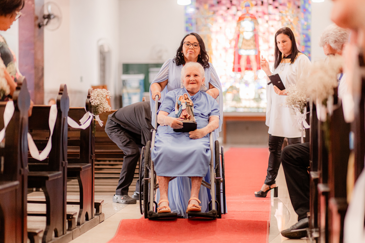 Noiva vestido de noiva casamento igreja emoção amor inesquecível