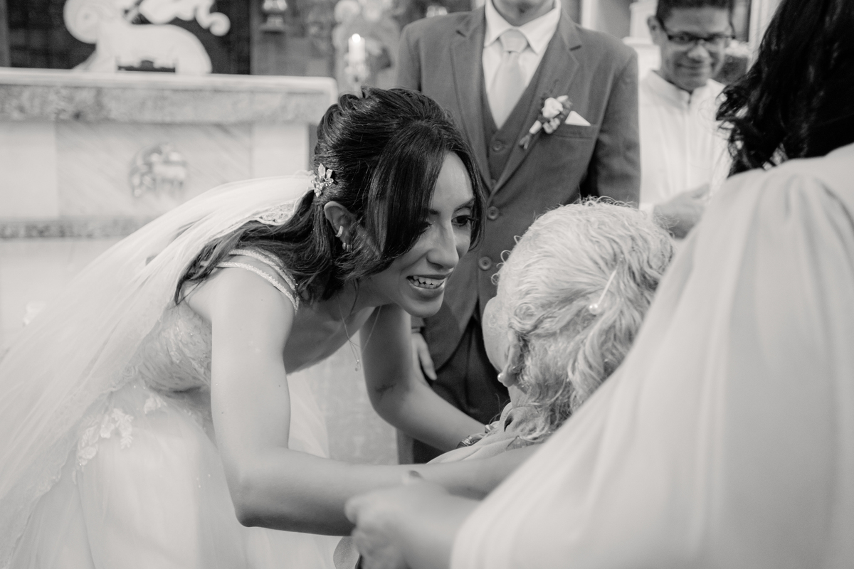 Noiva vestido de noiva casamento igreja emoção amor inesquecível
