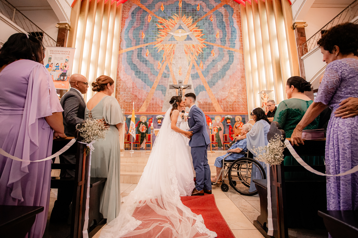 Noiva vestido de noiva casamento igreja emoção amor inesquecível