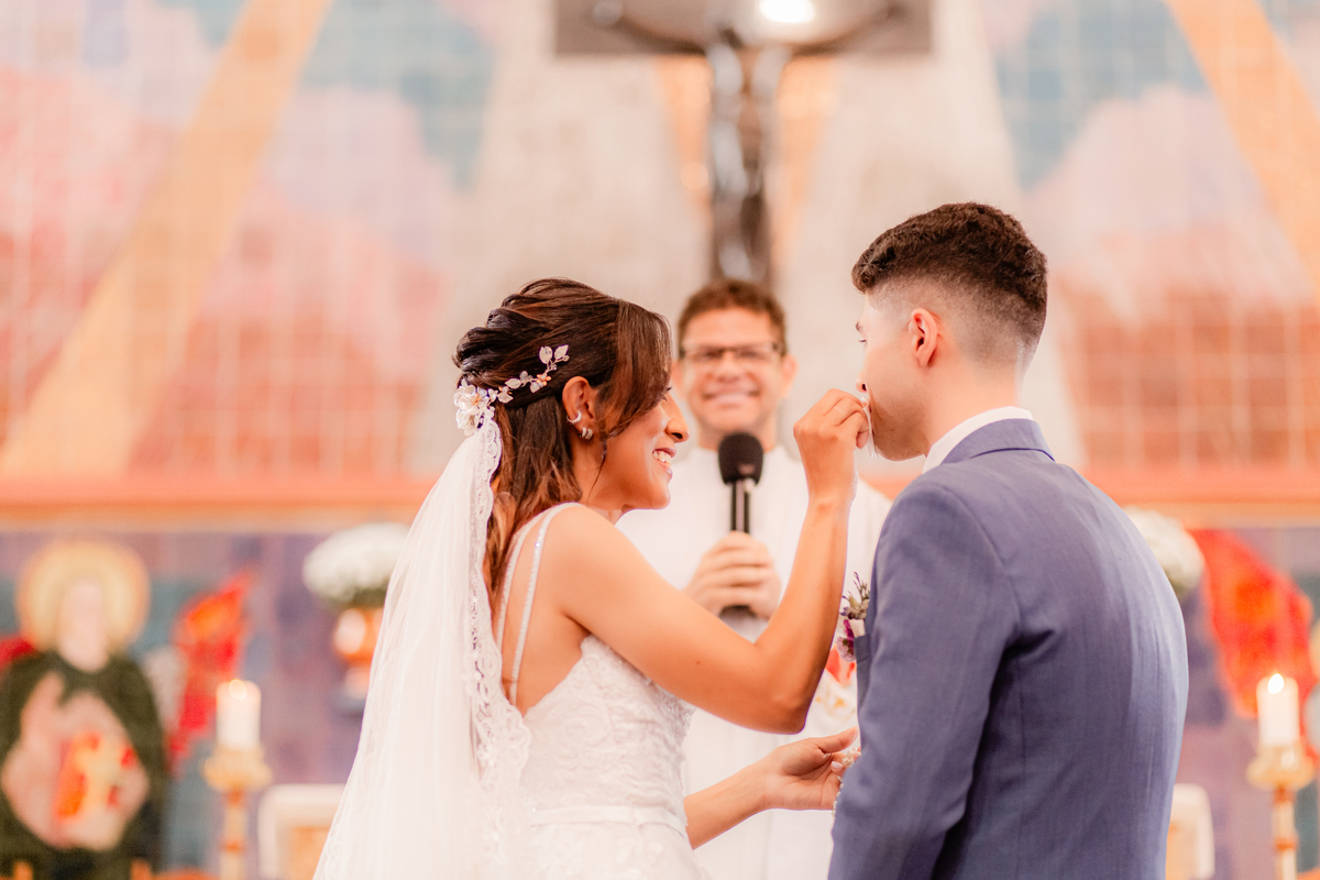 Noiva vestido de noiva casamento igreja emoção amor inesquecível