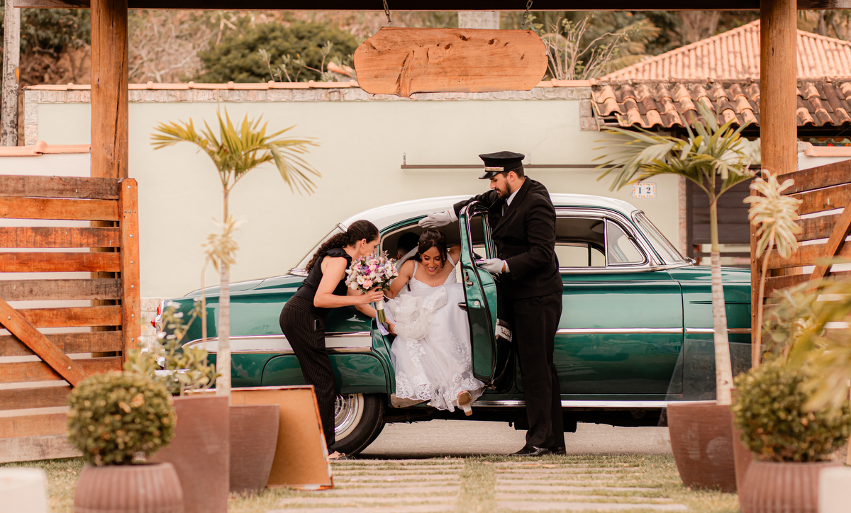 Noiva vestido de noiva casamento igreja emoção amor inesquecível noivos