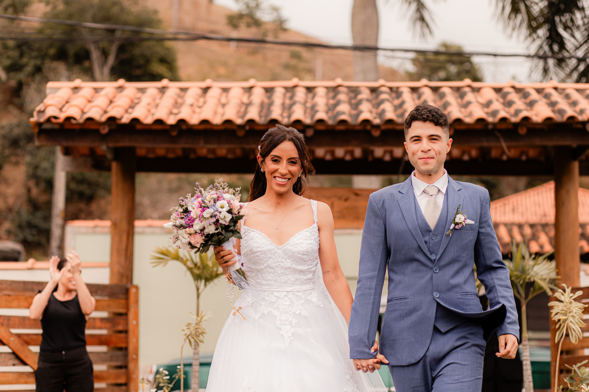 Noiva vestido de noiva casamento igreja emoção amor inesquecível noivos