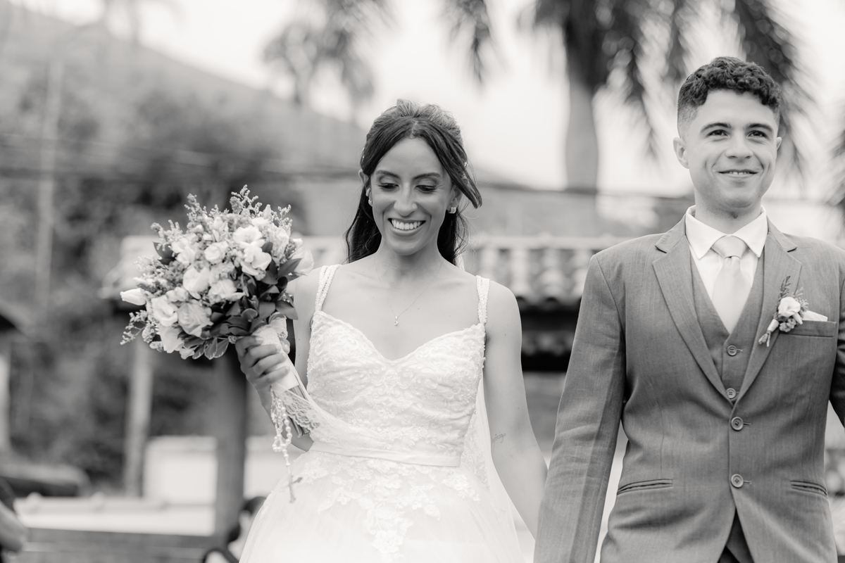 Noiva vestido de noiva casamento igreja emoção amor inesquecível noivos