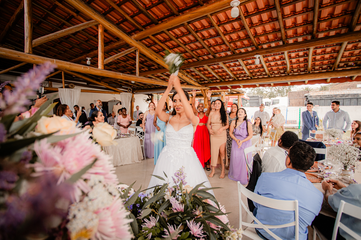 Noiva vestido de noiva casamento igreja emoção amor inesquecível noivos