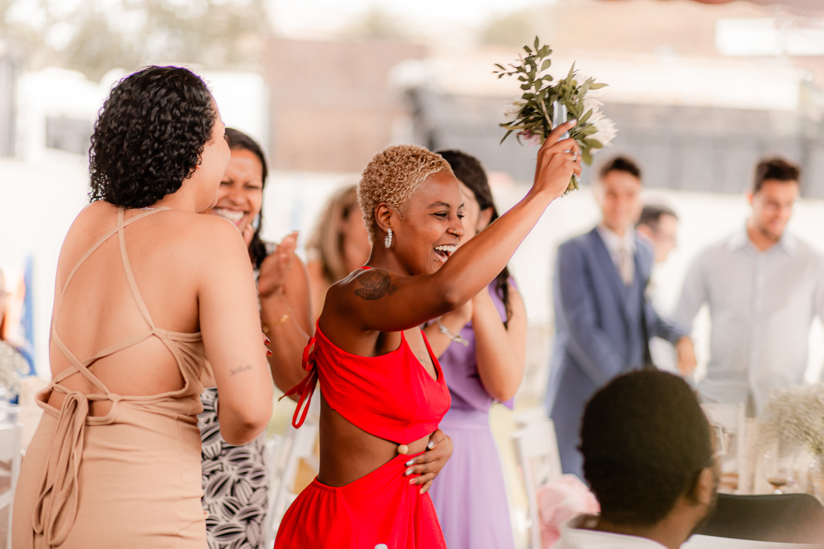 Noiva vestido de noiva casamento igreja emoção amor inesquecível noivos