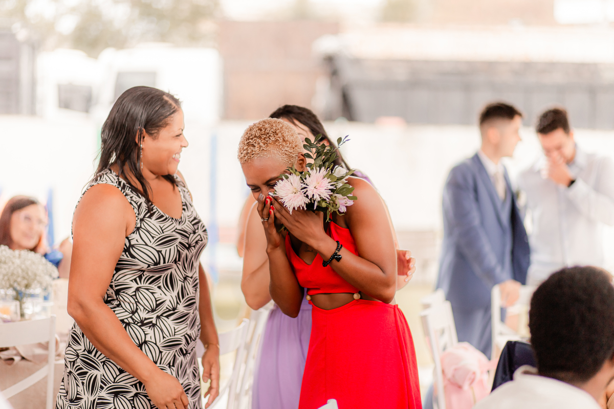 Noiva vestido de noiva casamento igreja emoção amor inesquecível noivos