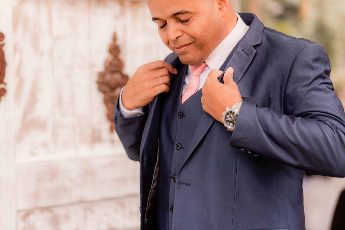 detalhes casamento making of noivo se arrumando