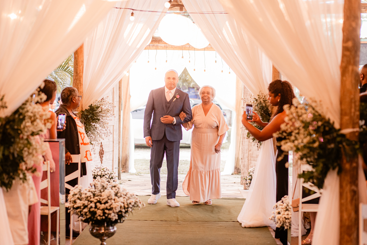 Casamento vestido de noiva festa cerimônia alegria e emoção