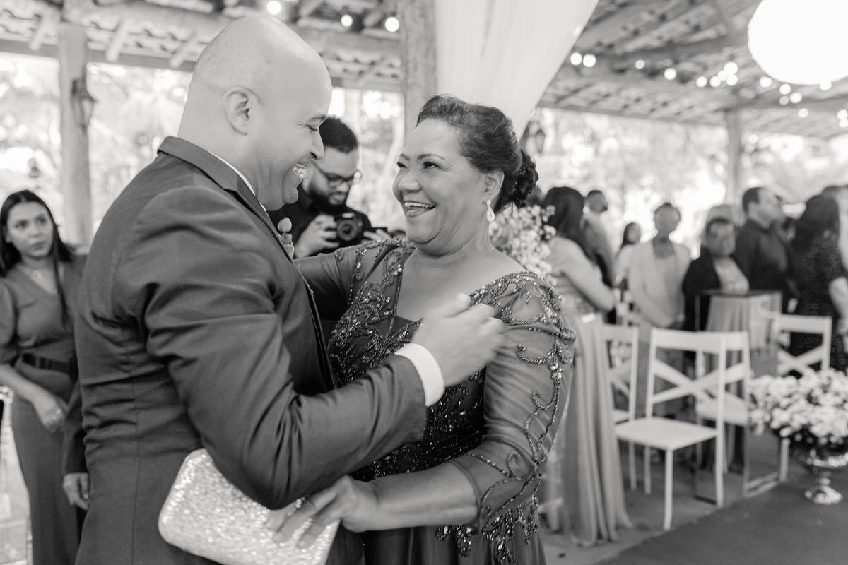 Casamento vestido de noiva festa cerimônia alegria e emoção