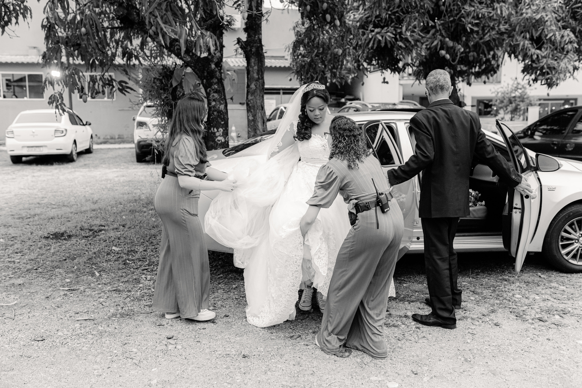 Casamento vestido de noiva festa cerimônia alegria e emoção