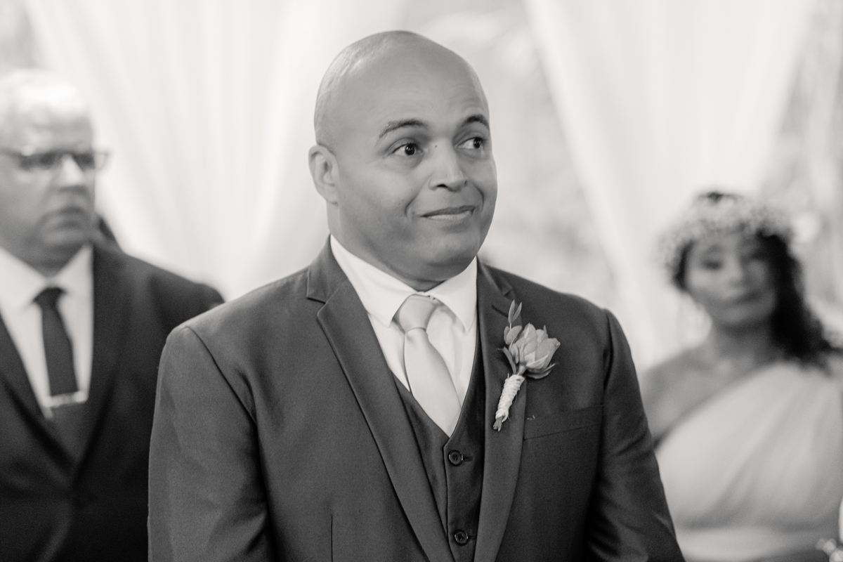 Casamento vestido de noiva festa cerimônia alegria e emoção