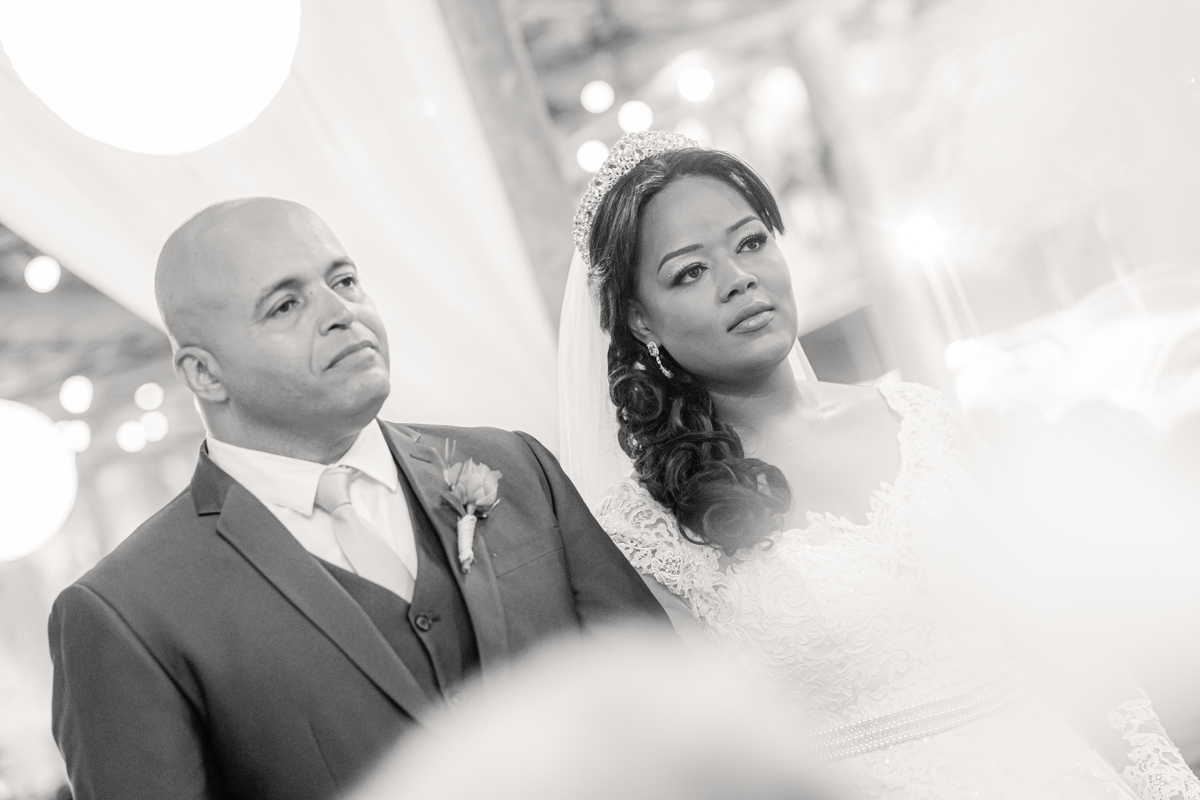 Casamento vestido de noiva festa cerimônia alegria e emoção